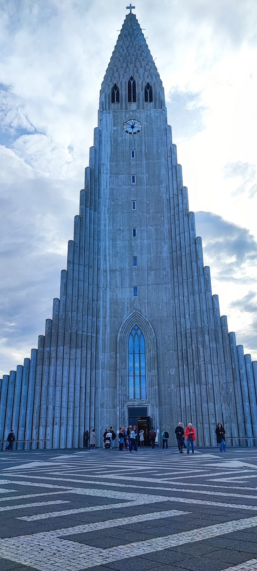 Hallgrímskirkja: Rekyjavik’s Basalt Column-inspired Cathedral (Iceland)